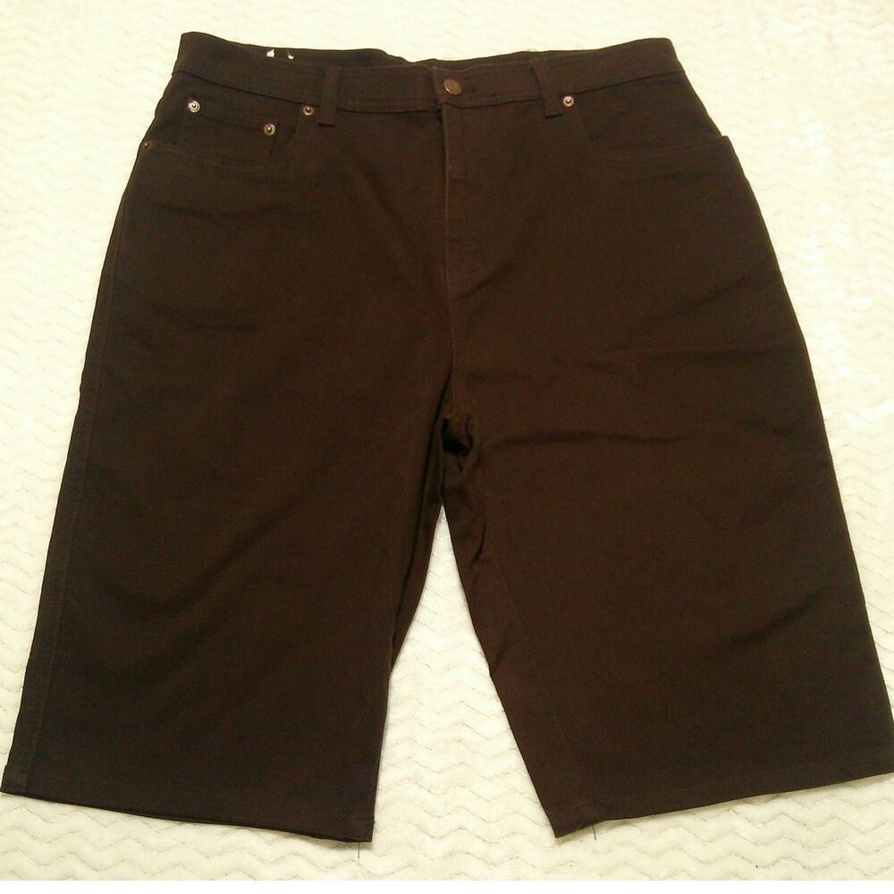 Bill Blass Woman's 16P Stretch Jeans Shorts Brown High Rise Short Length NWOT